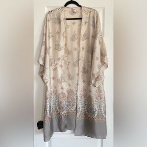 Victoria’s Secret Beige Lace Paisley Lace Kimono Robe L/XL